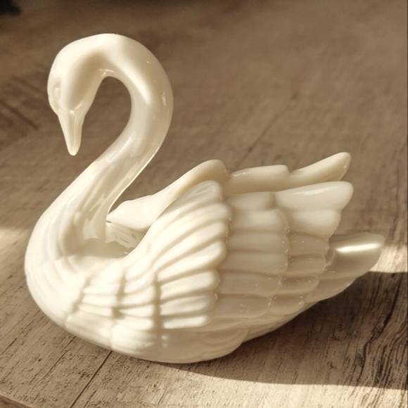 Lenox Swan Name Card Holder, Small Vintage Ivory Figurine - Picture 9 of 16